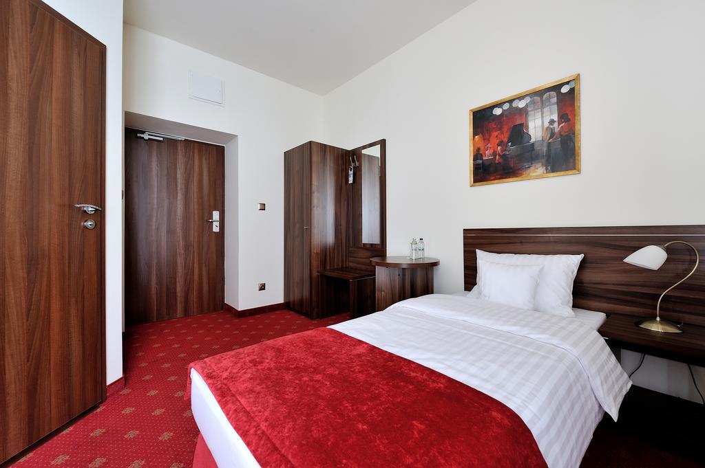 Hotel Centrum Sosnowiec Zimmer foto
