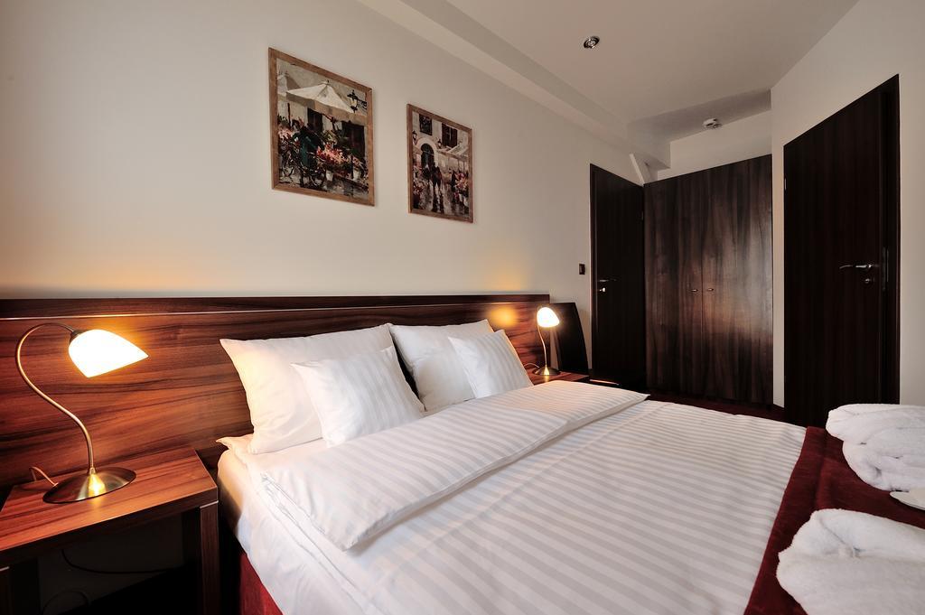 Hotel Centrum Sosnowiec Zimmer foto
