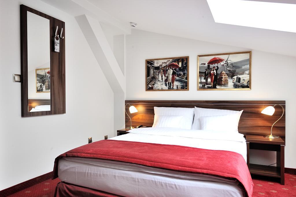 Hotel Centrum Sosnowiec Zimmer foto
