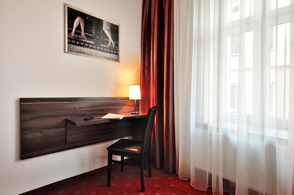 Hotel Centrum Sosnowiec Zimmer foto