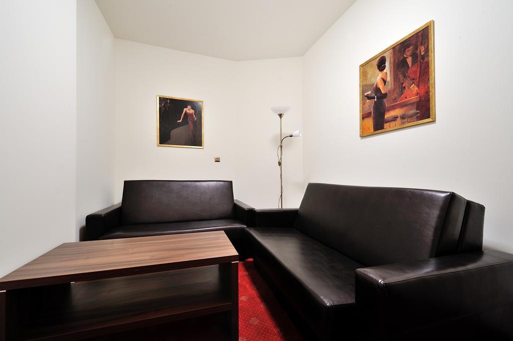 Hotel Centrum Sosnowiec Zimmer foto
