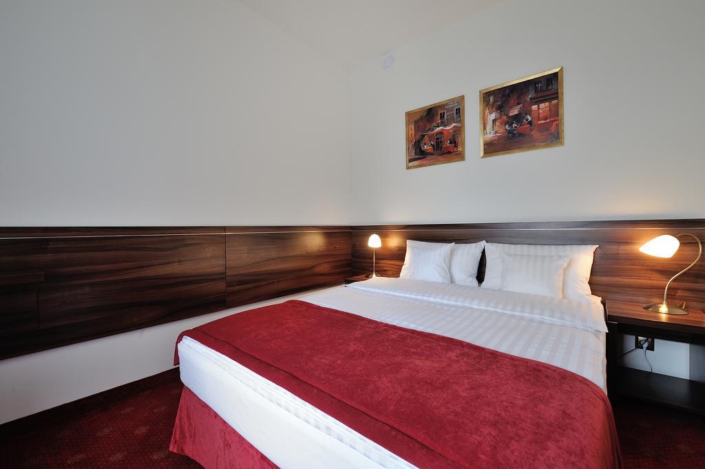 Hotel Centrum Sosnowiec Zimmer foto