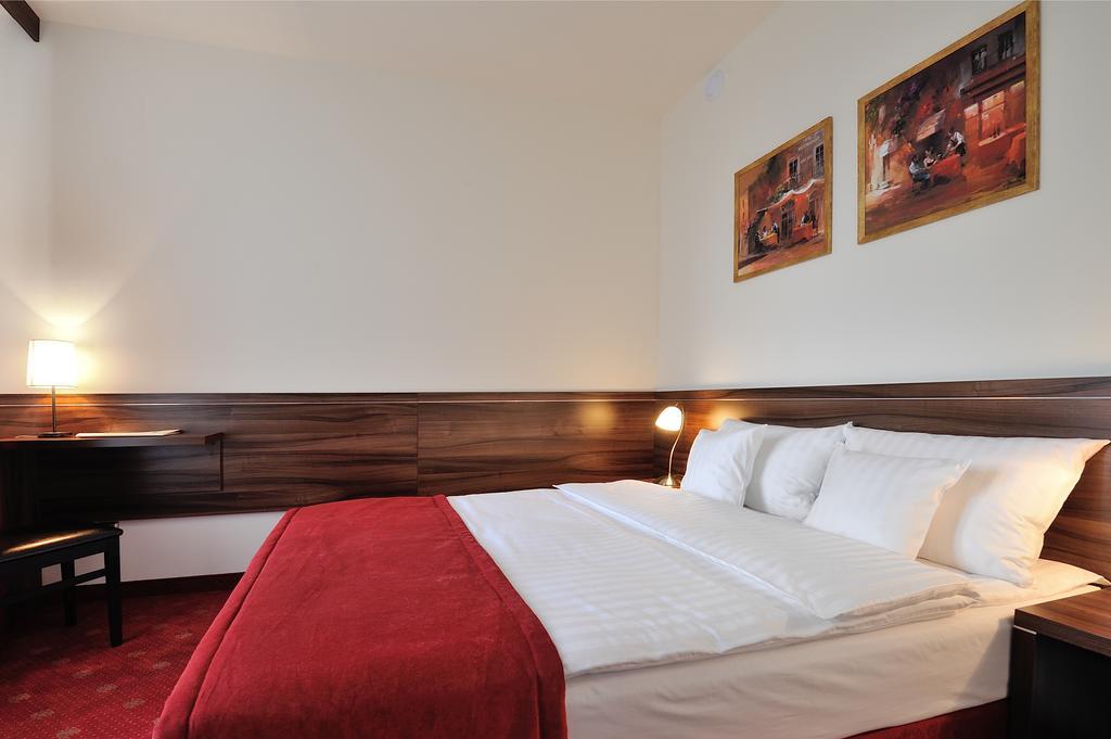 Hotel Centrum Sosnowiec Zimmer foto